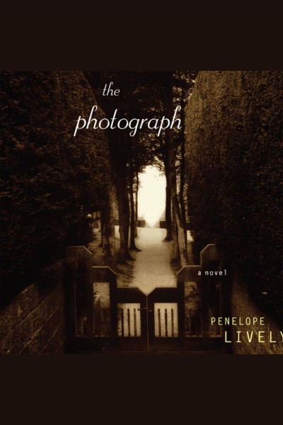 The photograph : a novel [electronic resource] / Penelope Lively.